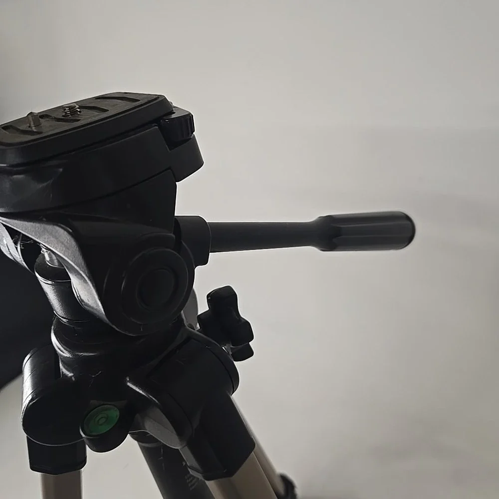 Velbon 7000 Camera Painter Box Tripod w/Bubble Level Adjustable Height